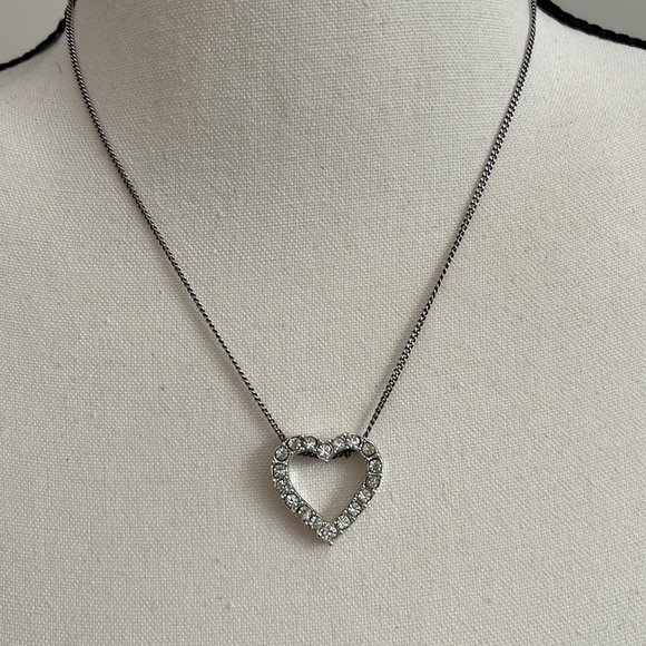 Vintage Jewelry Bundle - 2 pairs screw back earrings & heart necklace - Picture 2 of 11